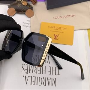 <AUTHENTIC>Louis Vuitton Black Square Sunglasses